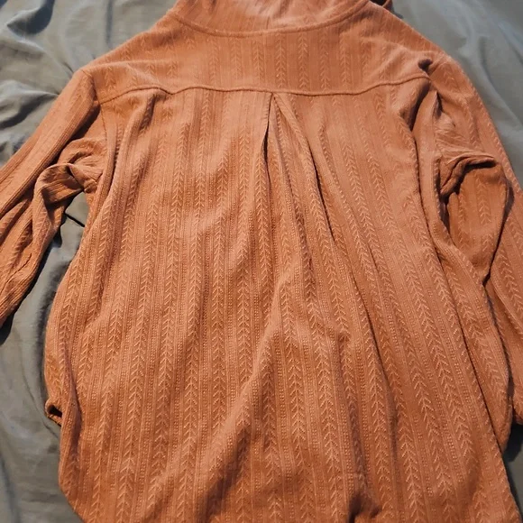 BKE Textured Brown Knit Top - Picture 4 of 5